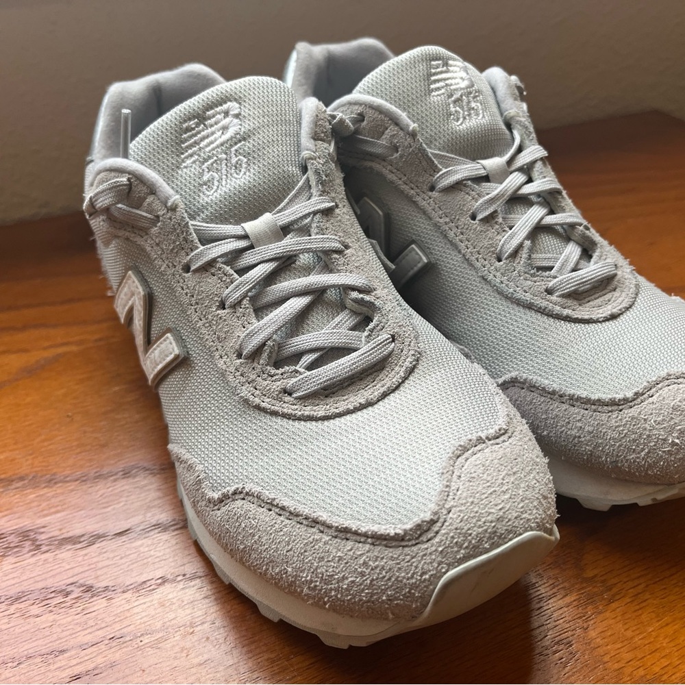 Grey New Balance 515